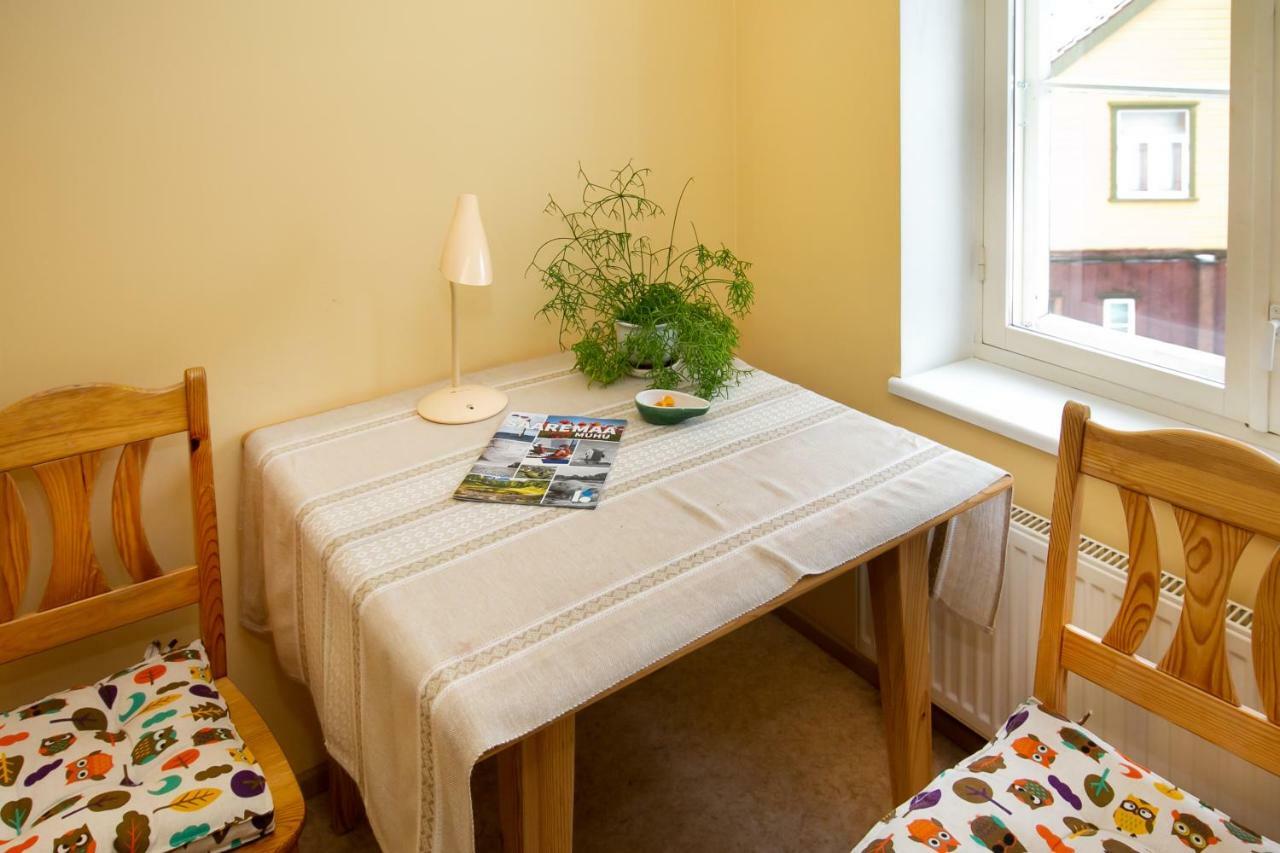 Guesthouse Laurits Kuressaare Eksteriør billede